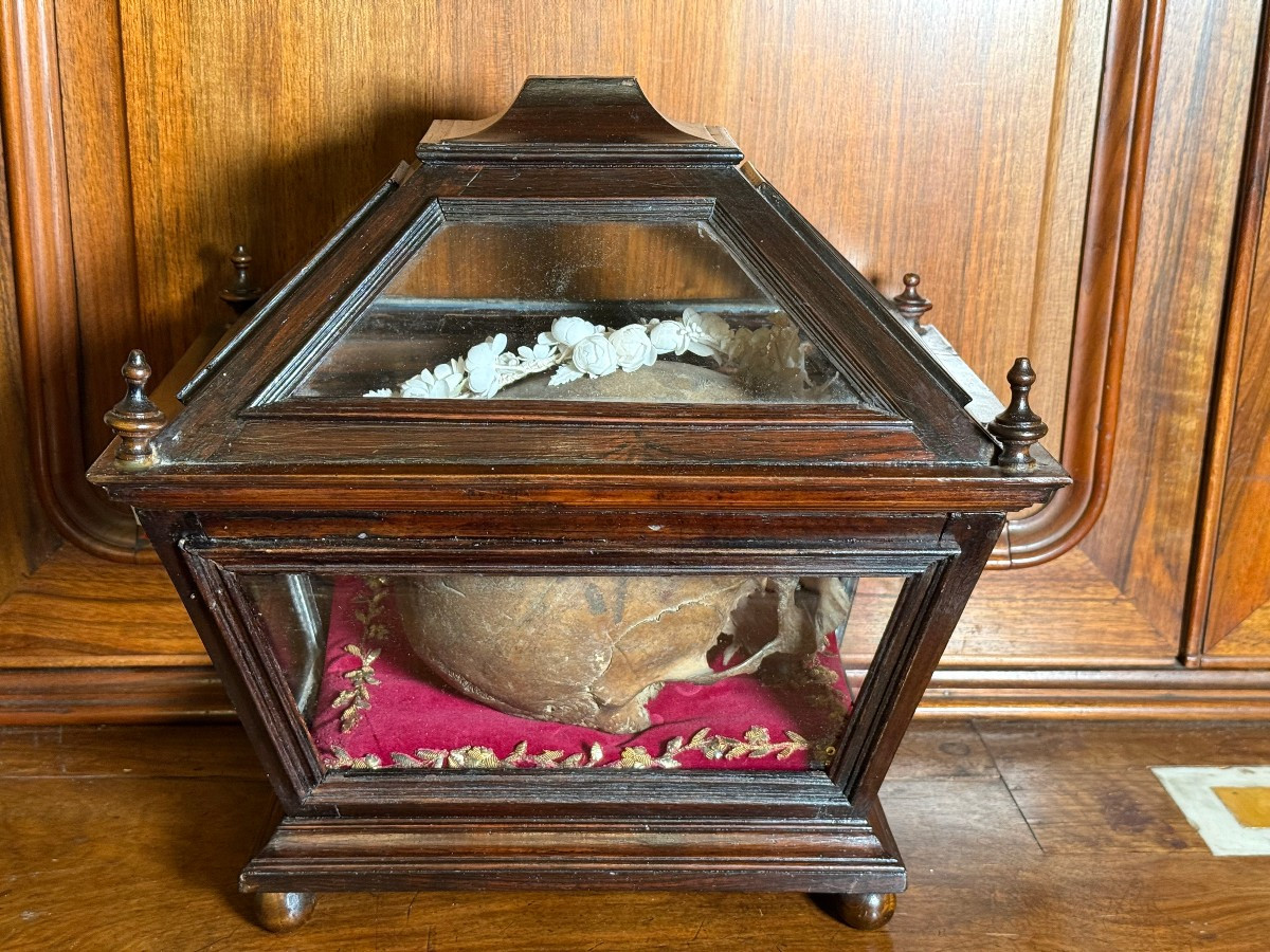Urne en bois ébénisé contenant la relique d'un crâne d'un des 813 martyrs d'Otrante-photo-2