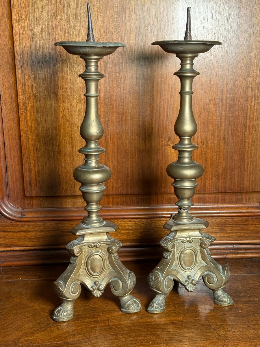 Paire de chandeliers en bronze tourné, XIXe siècle  