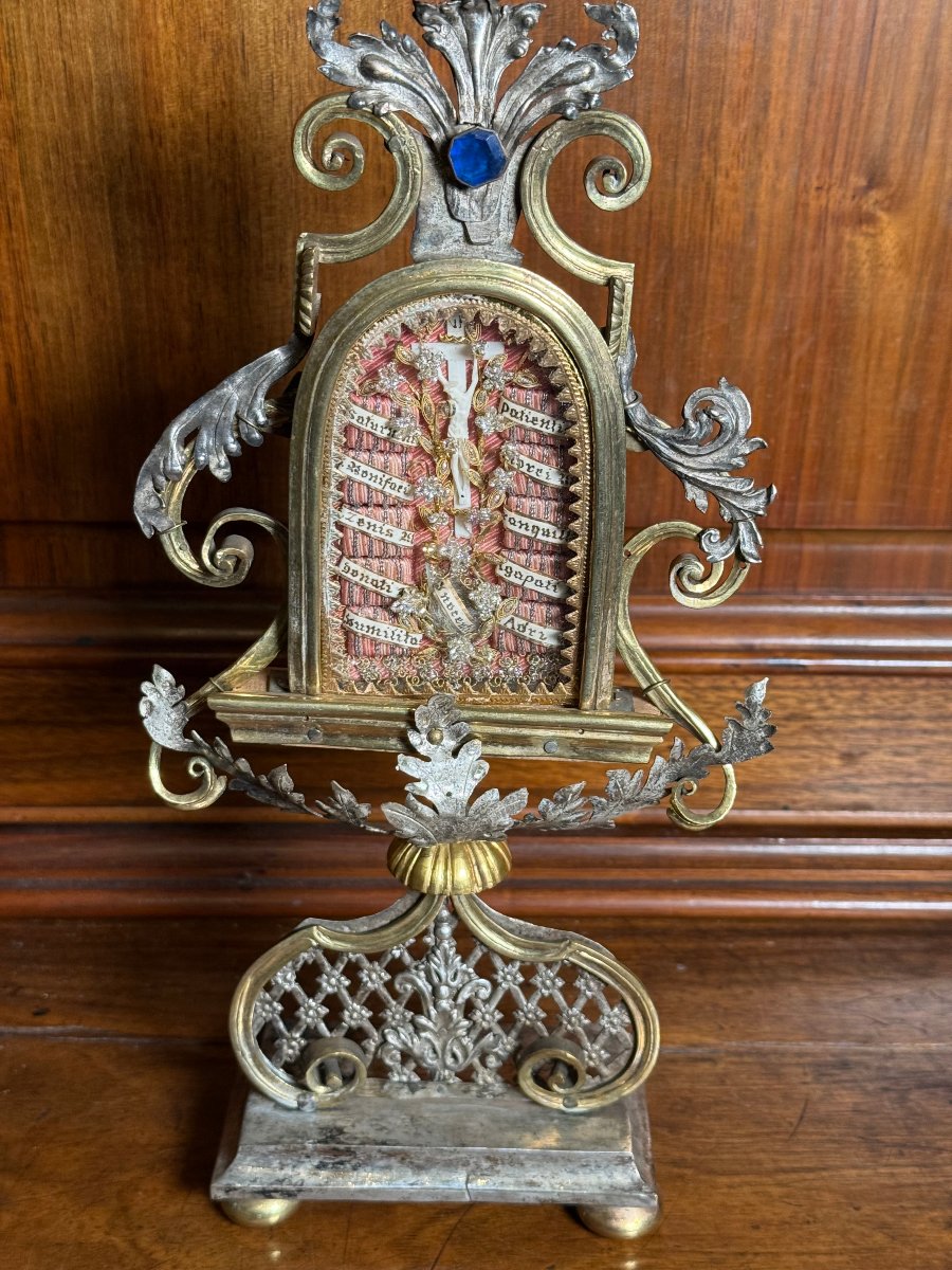 Deux reliquaires jumeaux en bronze et argent, contenant chacun 11 reliques de saints.  -photo-3