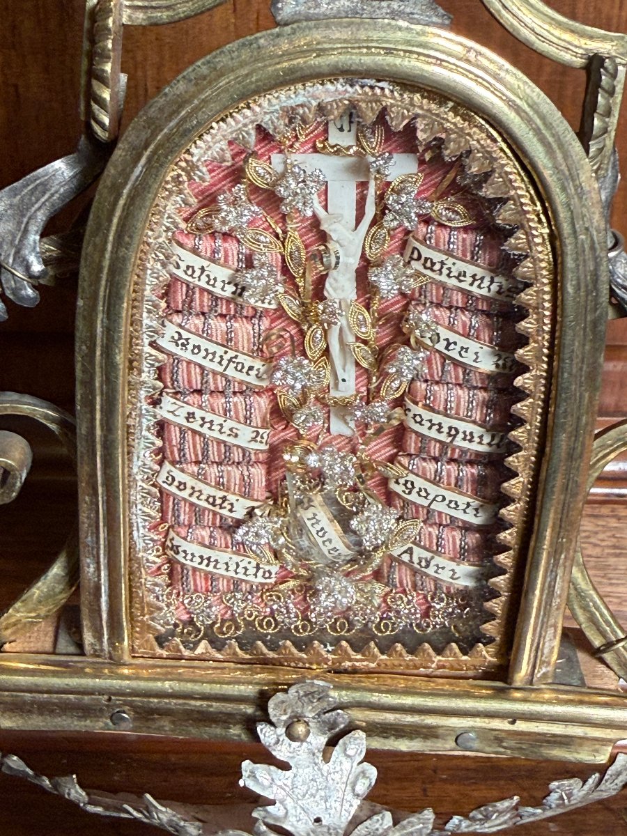 Deux reliquaires jumeaux en bronze et argent, contenant chacun 11 reliques de saints.  -photo-1