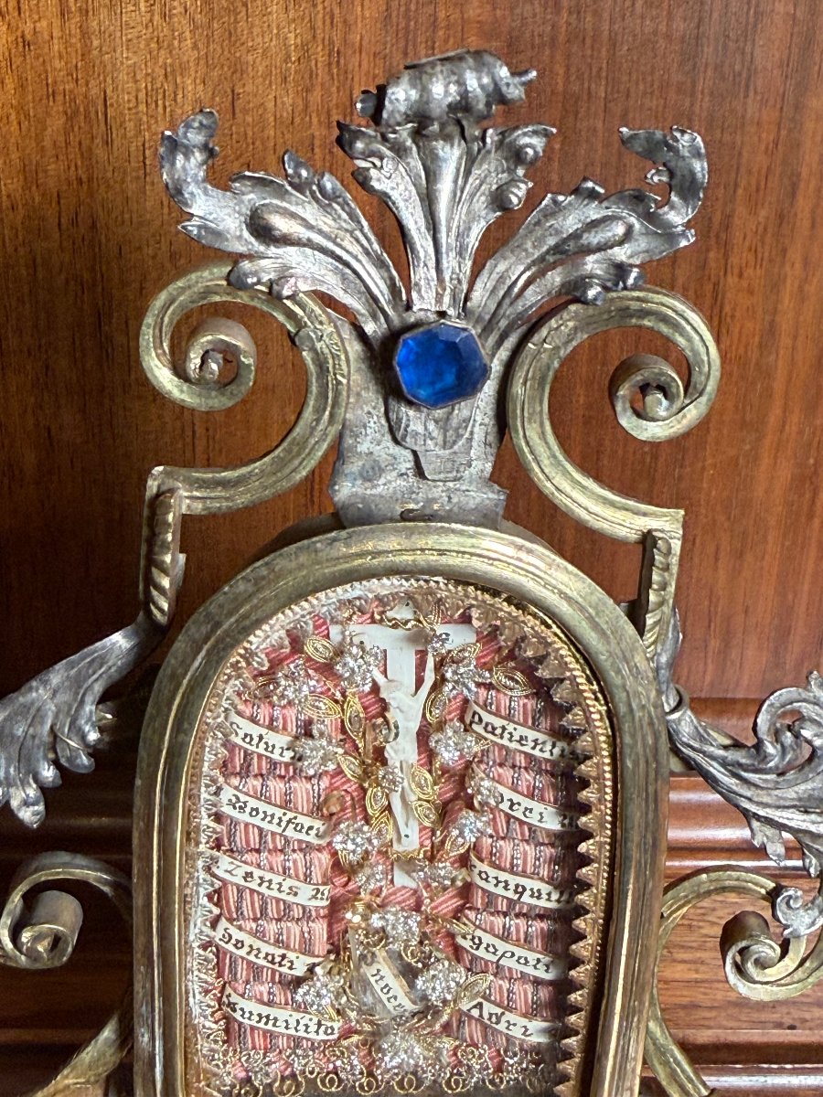 Deux reliquaires jumeaux en bronze et argent, contenant chacun 11 reliques de saints.  -photo-2