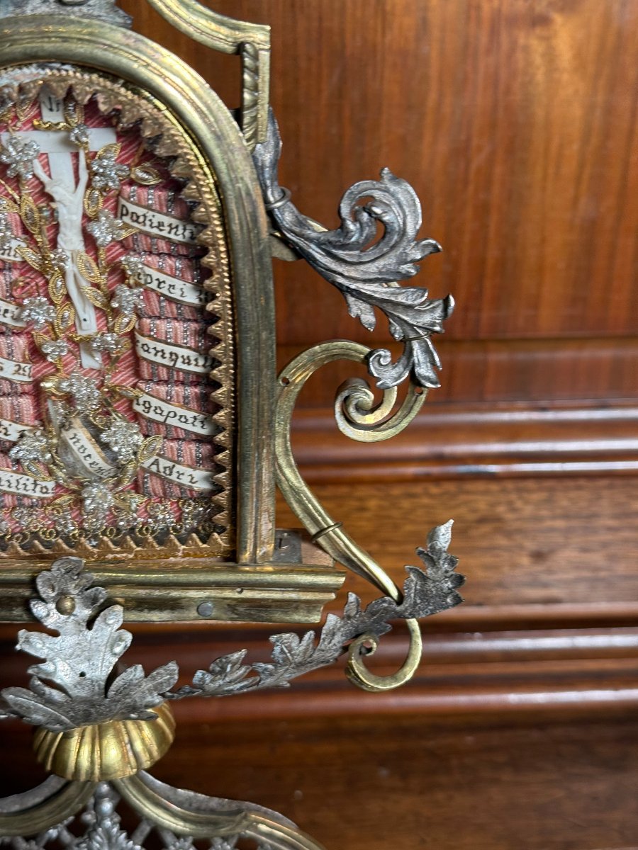 Deux reliquaires jumeaux en bronze et argent, contenant chacun 11 reliques de saints.  -photo-5
