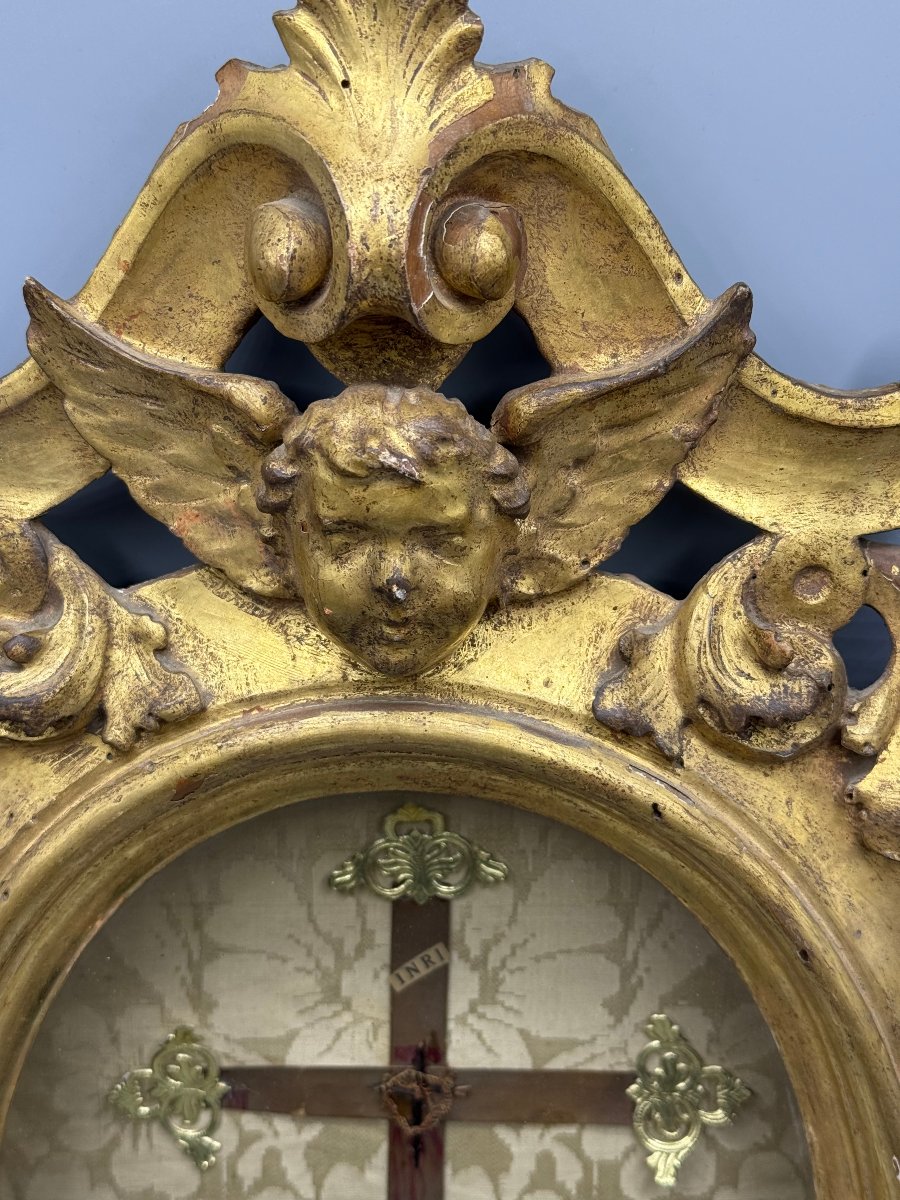Relic Of The Holy Cross Of Our Lady Of The Holy Cross In An Oval, Carved, And Gilded Wooden Frame  -photo-1