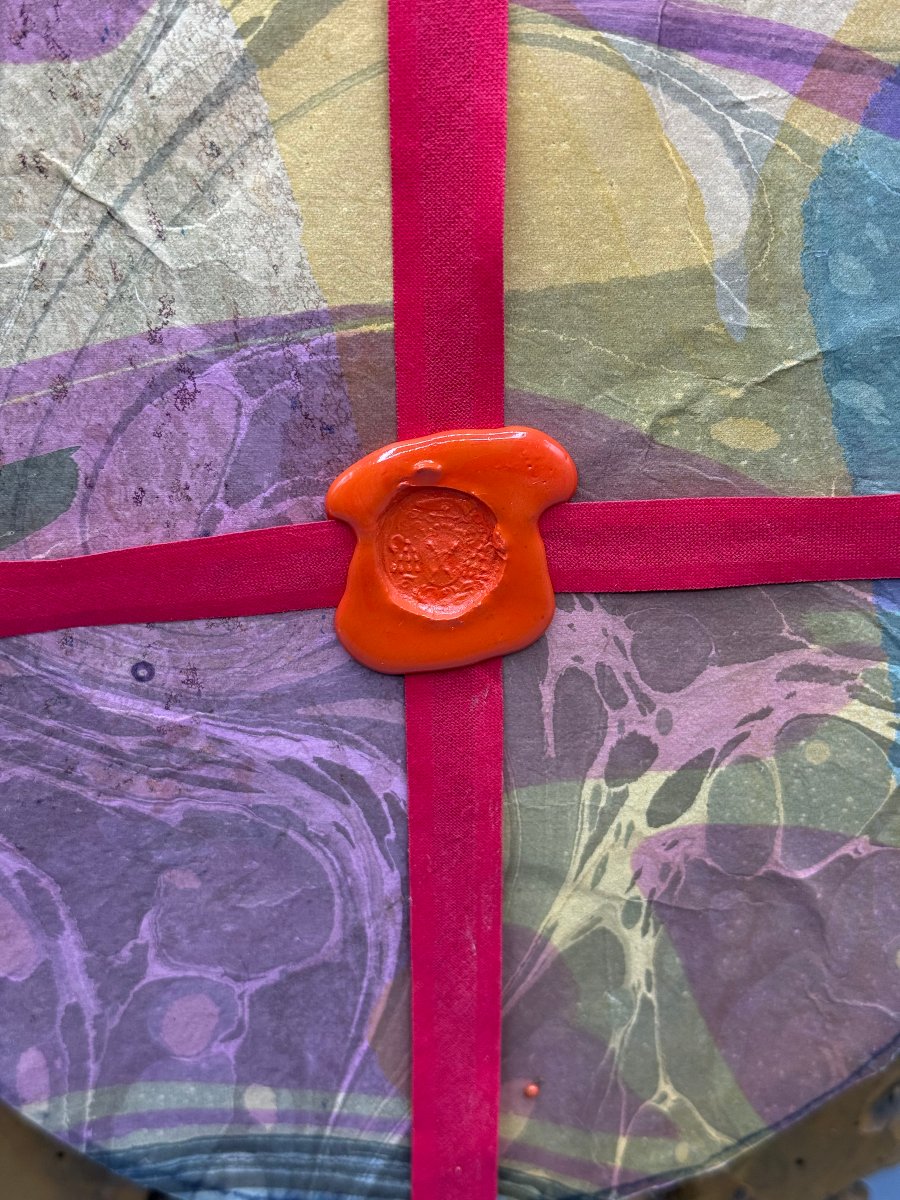 Relic Of The Holy Cross Of Our Lady Of The Holy Cross In An Oval, Carved, And Gilded Wooden Frame  -photo-4