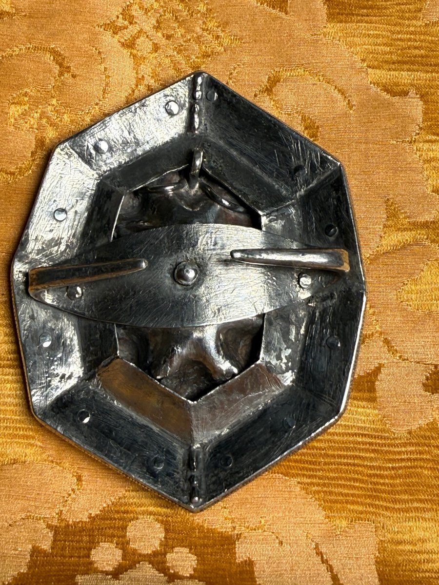 Razionale  en argent du XVIIe siècle ornée d'une topaze centrale à décor glyptique -photo-4