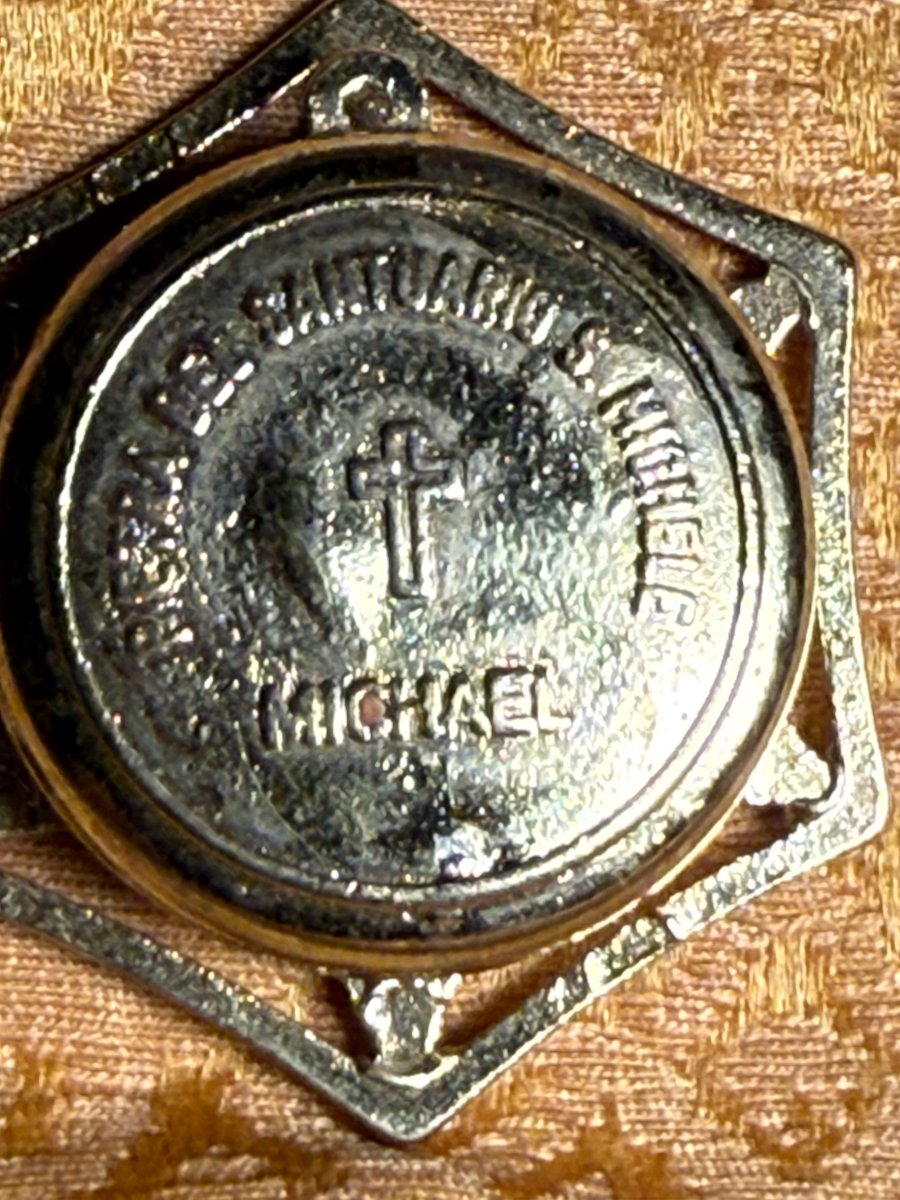 Rel. contenant un fragment de roche provenant de la montagne du sanctuaire de Saint Michele Arc-photo-2
