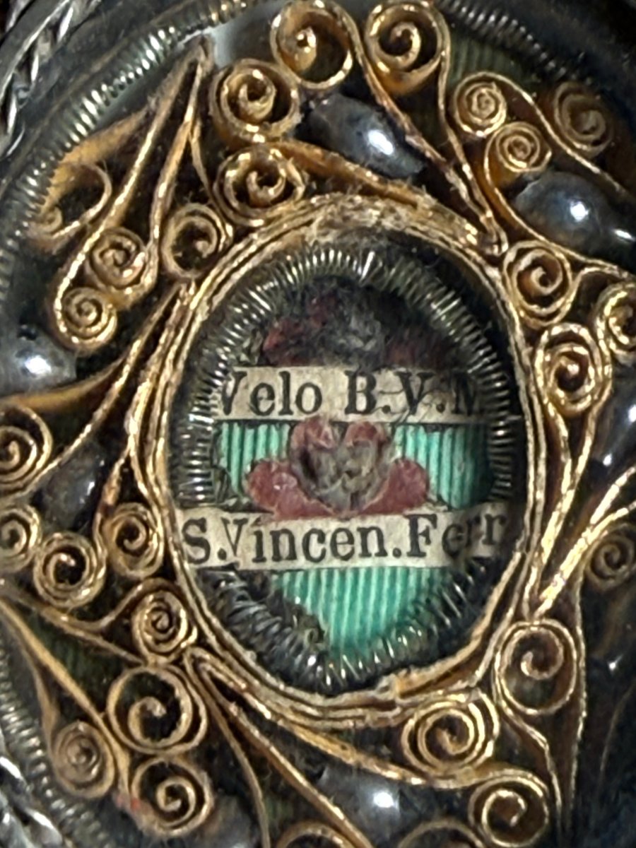 Reliquaire en filigrane d'argent représentant saint Vincent Ferrier et le voile de la B.V.M.-photo-2