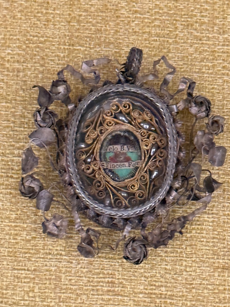 Reliquaire en filigrane d'argent représentant saint Vincent Ferrier et le voile de la B.V.M.