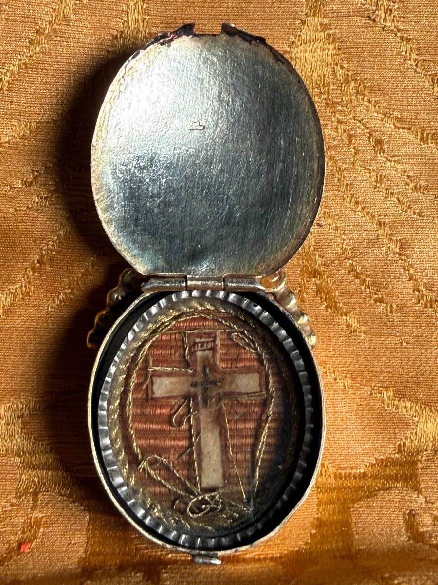 Reliquaire en argent de la Sainte Croix de Notre Seigneur Jésus-Christ  
