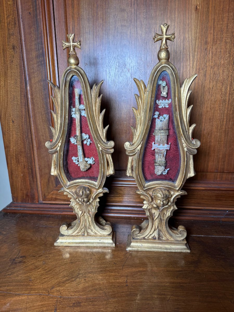 Paire de reliquaires sculptés et dorés représentant les saints Coronati Crescezio e Teodulo