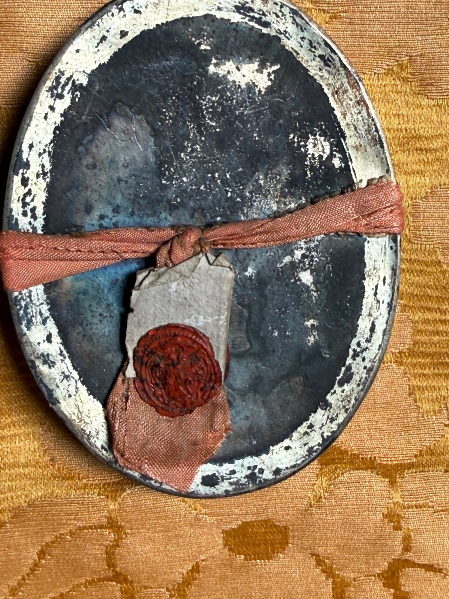 Reliquaire en argent contenant un fragment important de la « Tunique incorruptible » de N.S.G.C-photo-2
