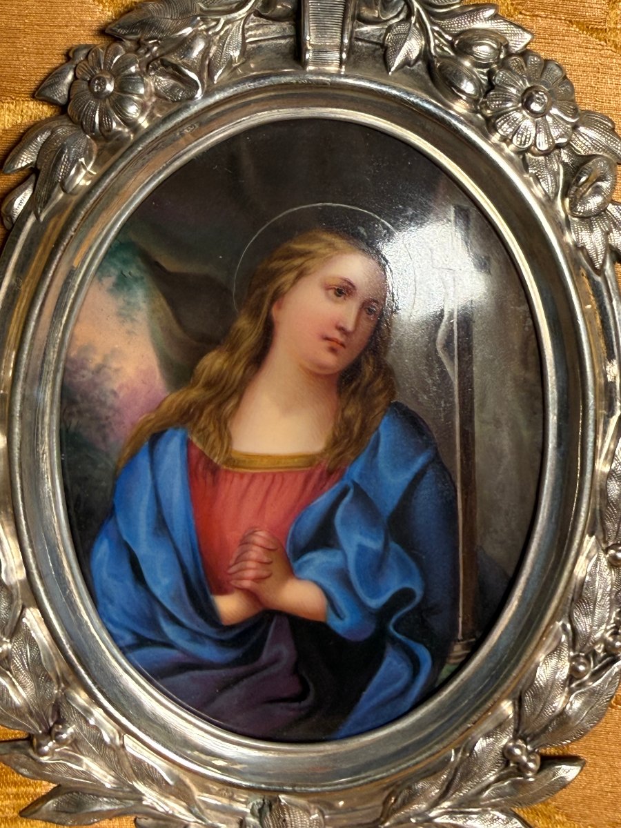 A Hand-painted Porcelain Plaque Set Within A Frame Of Embossed And Chased Silver -photo-2