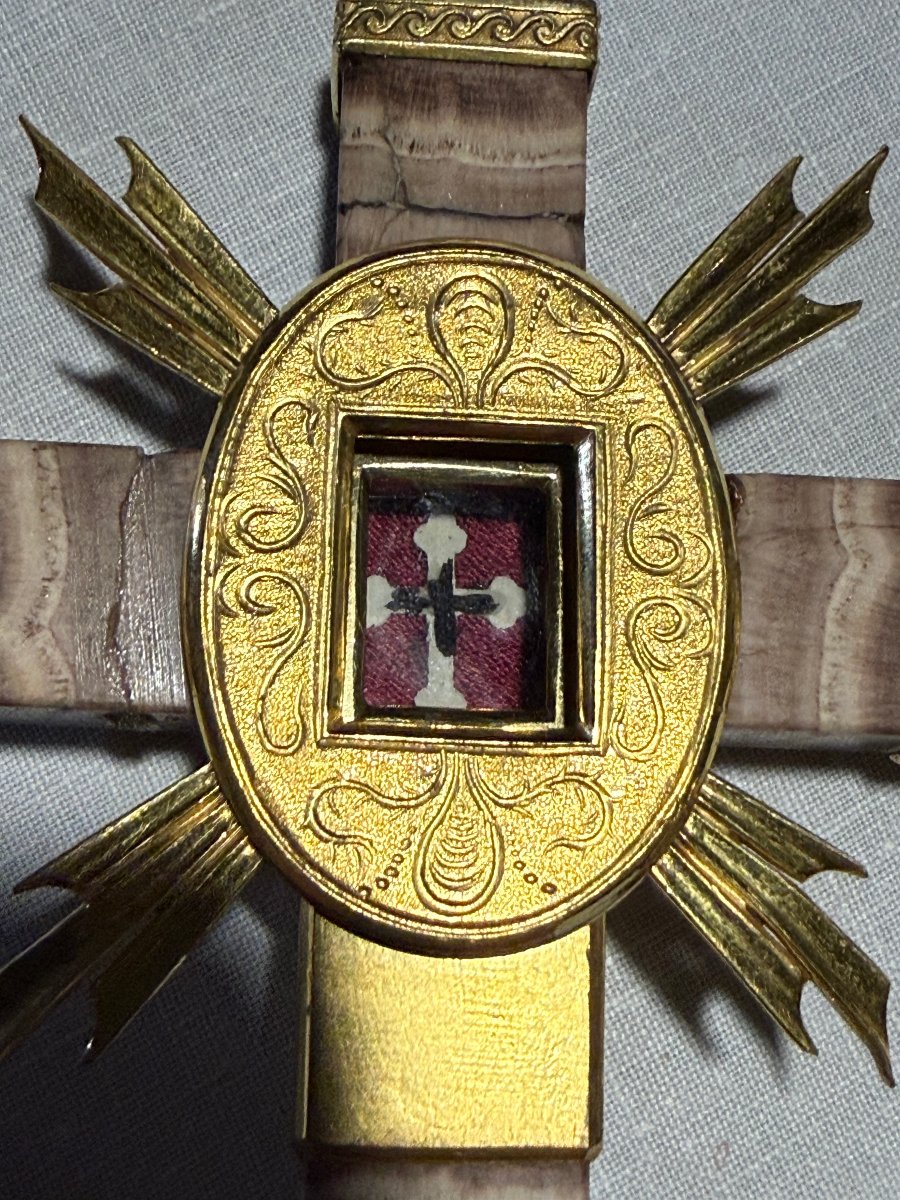 Onyx And Gilded Bronze Crucifix On A Circular, Ornately Carved And Chiseled Base -photo-3