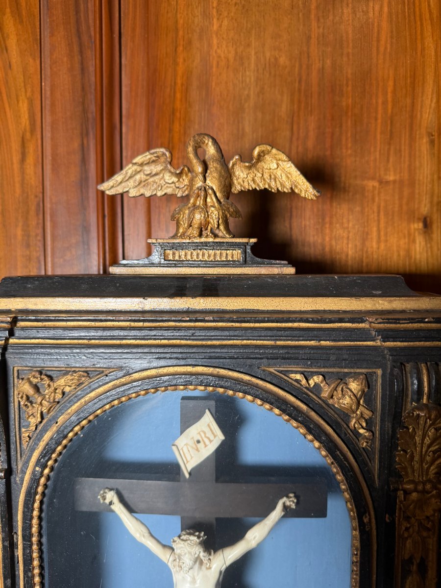 A Wooden Display Case Painted Ebony Black With Carvings In Pure Gold Depicting Christ In Ivory-photo-4