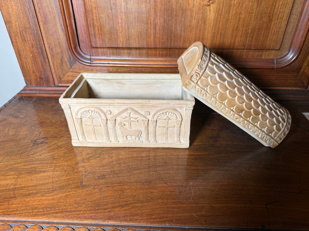 Terracotta Casket From Signa, Modeled After An Early Christian Sarcophagus -photo-2