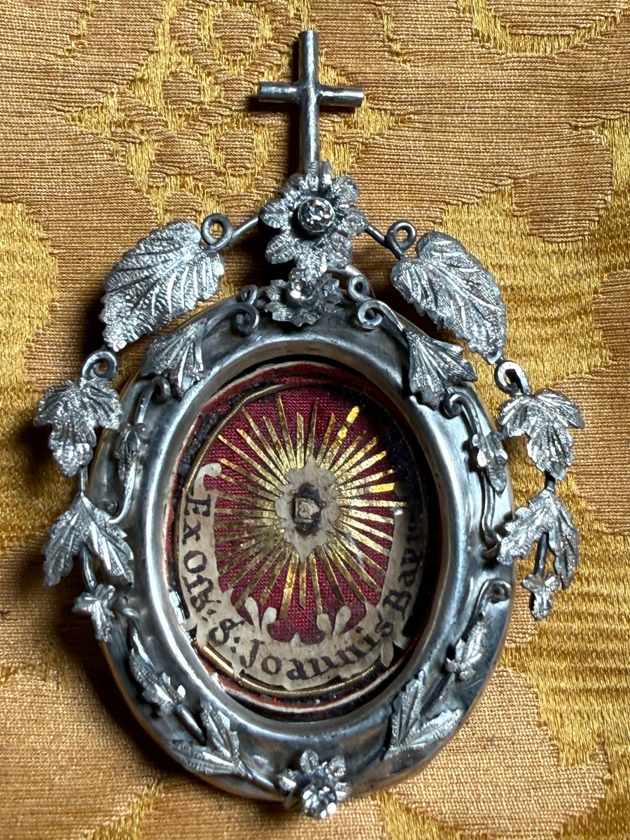  Filigrane d'argent orné d'un diamant contenant des reliques de saint Jean-Baptiste  