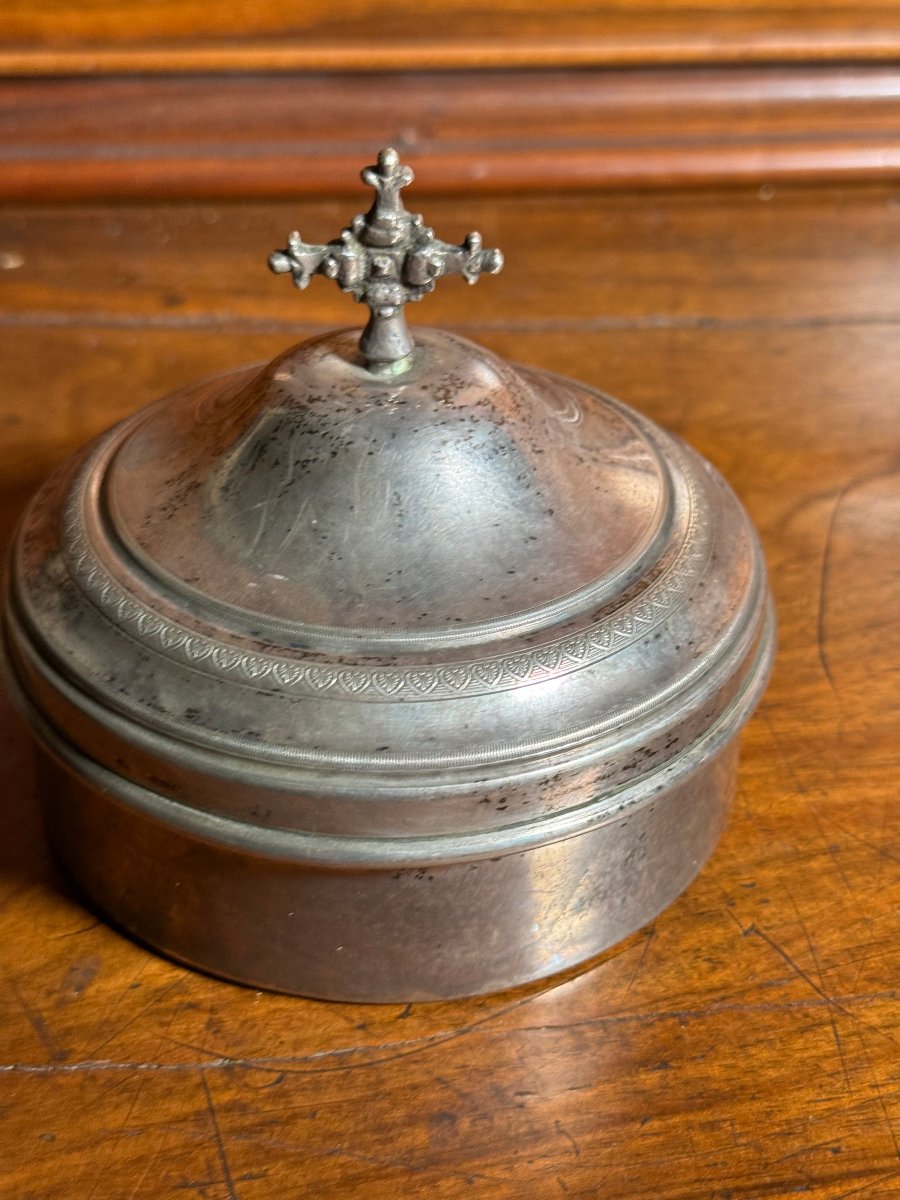 Silver Case For Storing The Ostia Magna For Eucharistic Exposition 