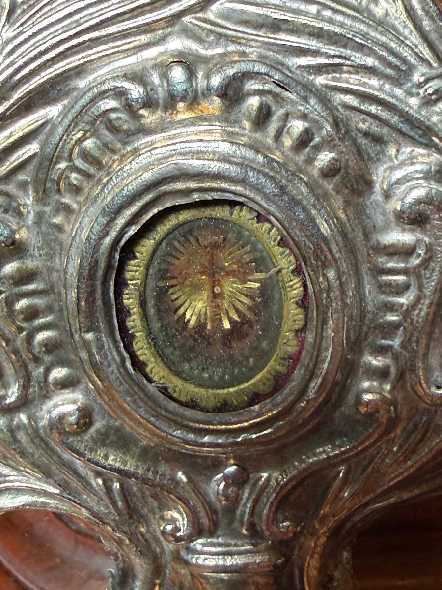 18th-century Reliquary Made Of Embossed Metal Foil Containing The Relic Of The Holy Cross Of Our Lord-photo-2