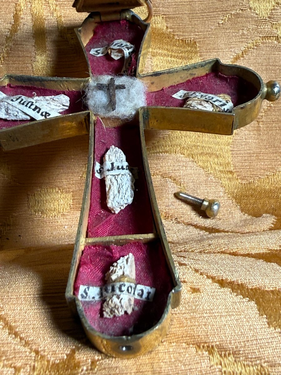 A Gold-plated Silver Pectoral Cross Containing Relics Of The Holy Cross And Four Other Saints -photo-2