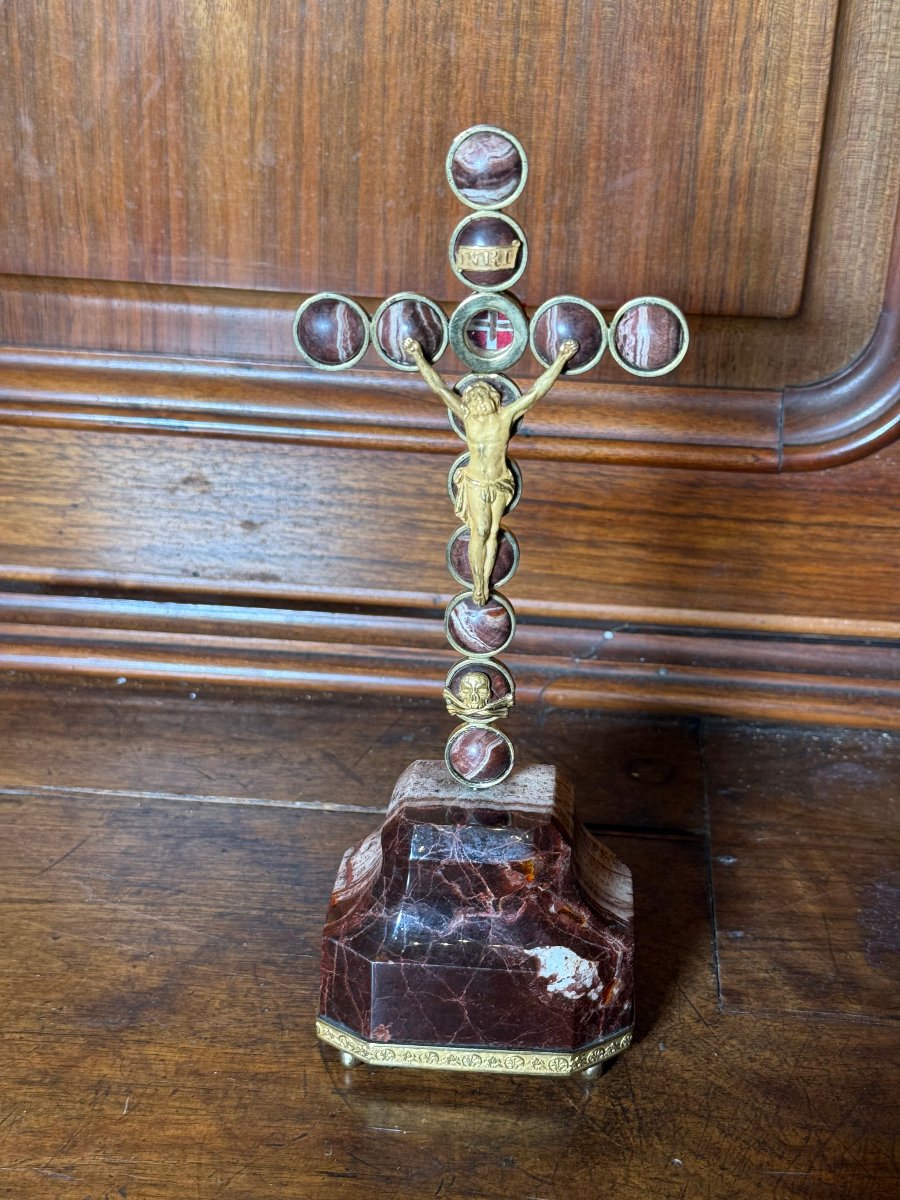 Croix-reliquaire en bronze et jaspe contenant une relique de la Sainte Croix 