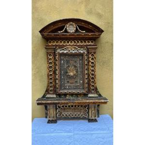 Reliquary In Carved Walnut Wood And Luminated With Pure Gold From The Second Half Of The 17th 