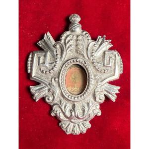 Reliquaire en argent de la Sainte Croix de Notre Seigneur Jésus-Christ.  
