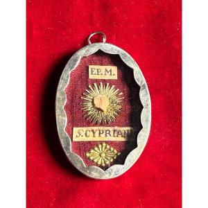 Reliquary Of St. Cyprian Measures 6 X 4 Cm