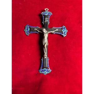 Crucifix en argent émaillé et bois d'ébène