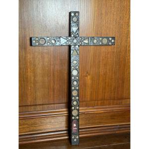 A Spanish Stauroteca From The Mid-17th Century, With A Relic Of The Holy Cross At The Center Of The Reliquary 