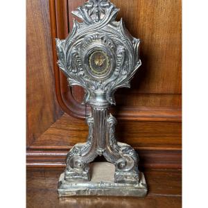 Reliquaire en tôle repoussée du XVIIIe siècle contenant une relique de la Sainte Croix 