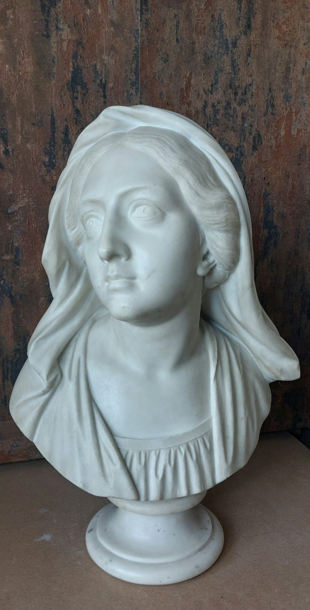Veiled Woman Bust In White Carrara Marble – 19th Century