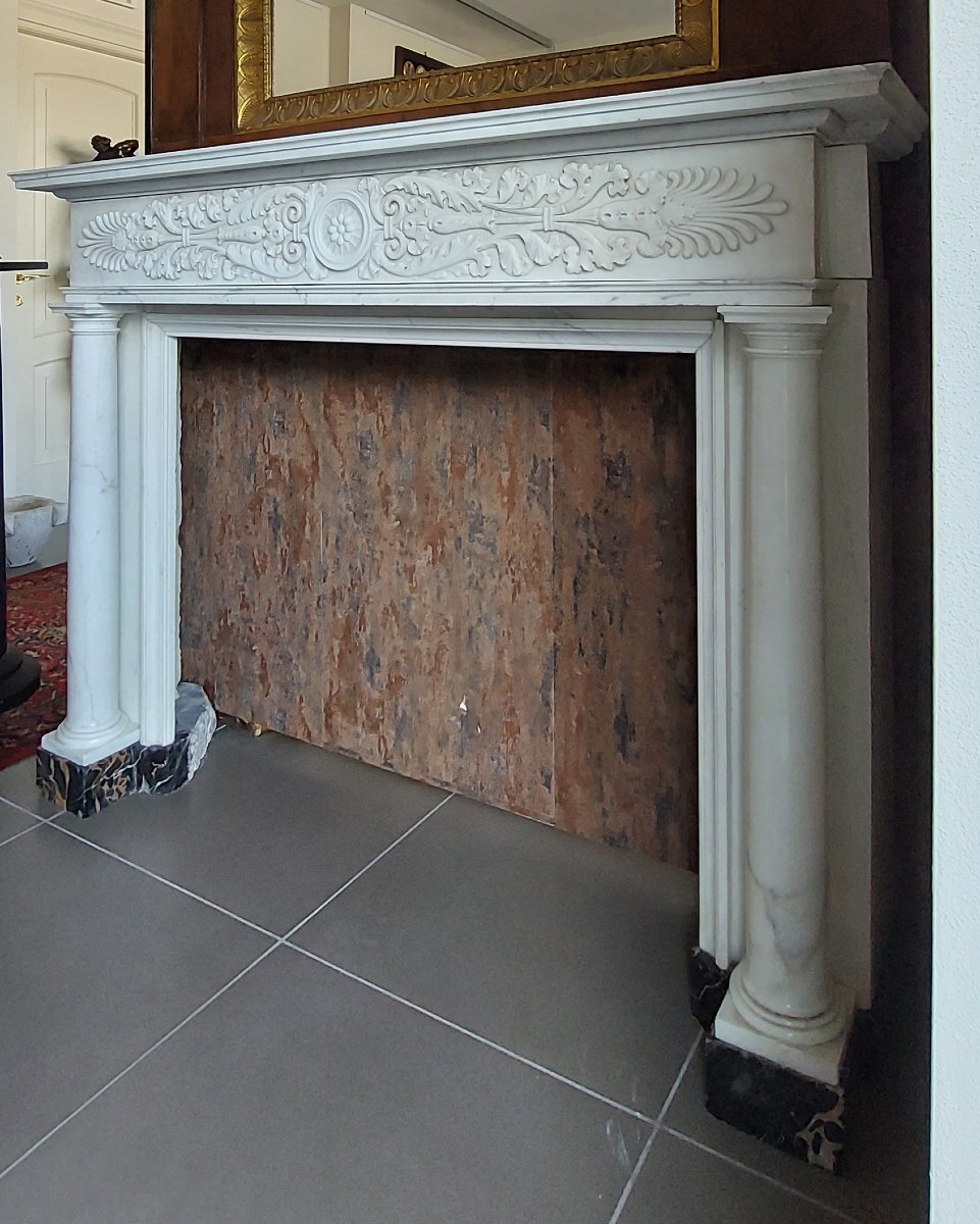 Neoclassical Fireplace In White Statuario Carrara Marble With Portoro Marble Plinths-photo-2