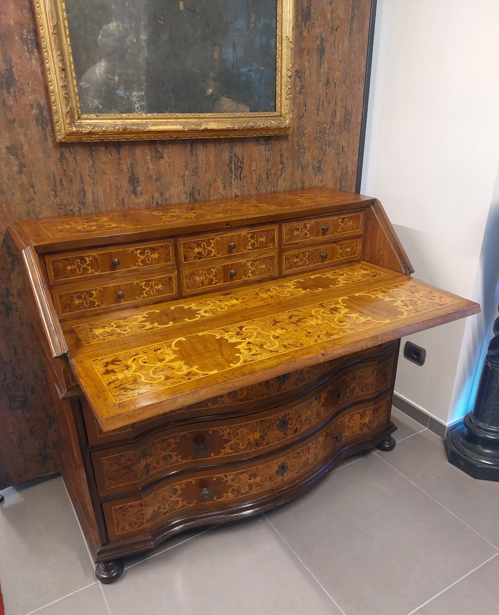 Slant-front Bureau – 18th-century Inlaid Walnut Burl Bureau-photo-4
