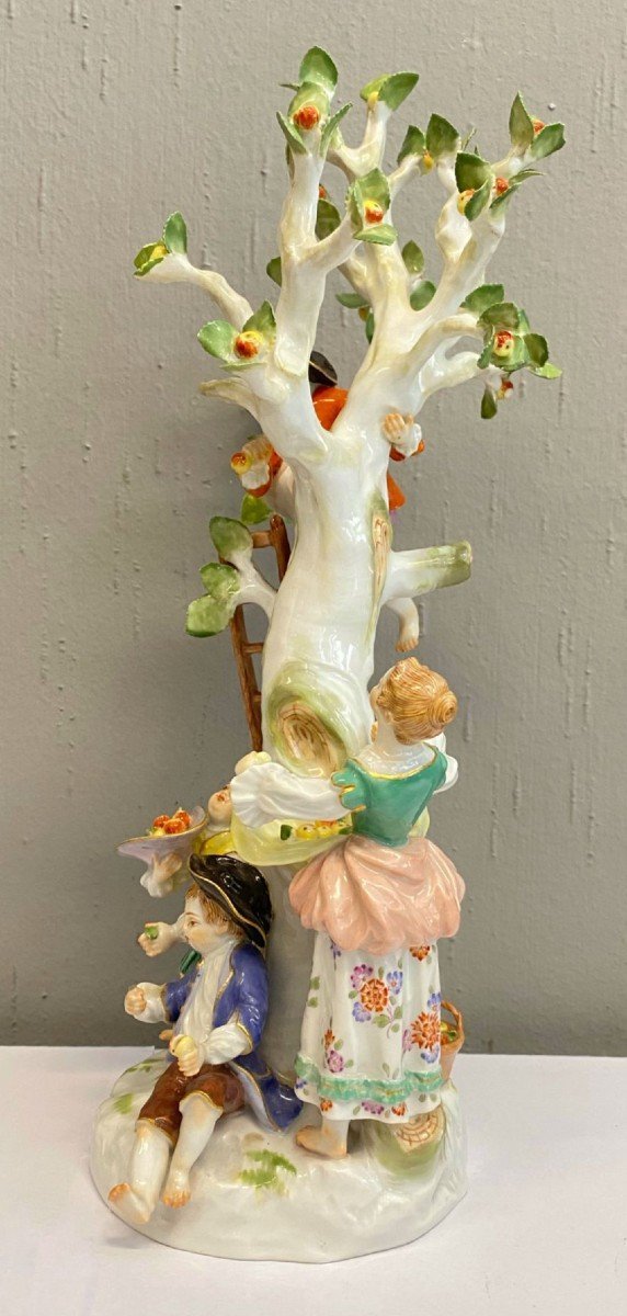 Meissen Porcelain Group Depicting Apple Harvesting-photo-4