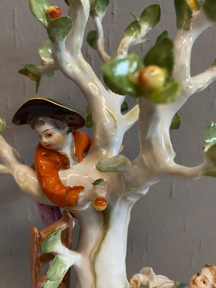 Meissen Porcelain Group Depicting Apple Harvesting-photo-2