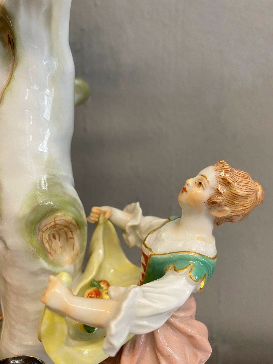 Meissen Porcelain Group Depicting Apple Harvesting-photo-3