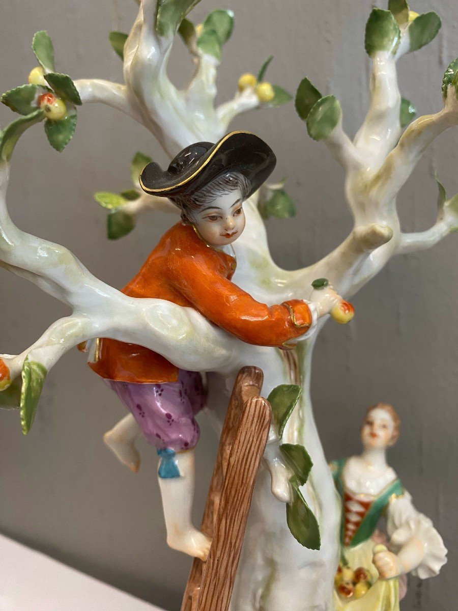 Meissen Porcelain Group Depicting Apple Harvesting-photo-4