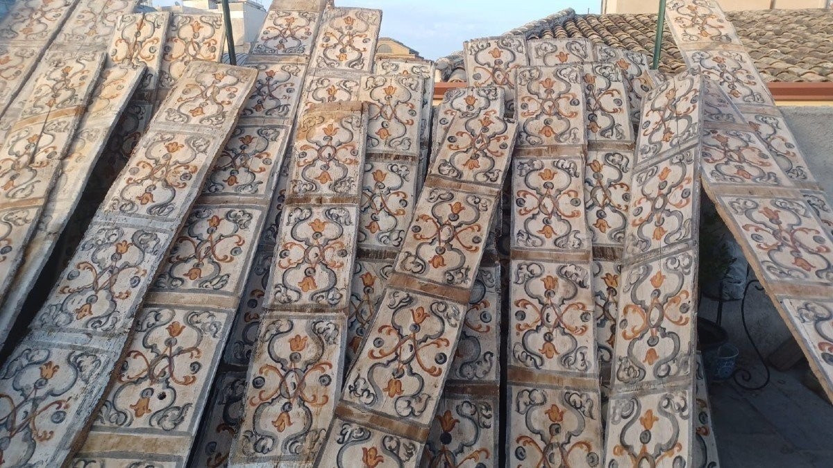 Anciennes Poutres Peintes Du XVIII Ie Siècle