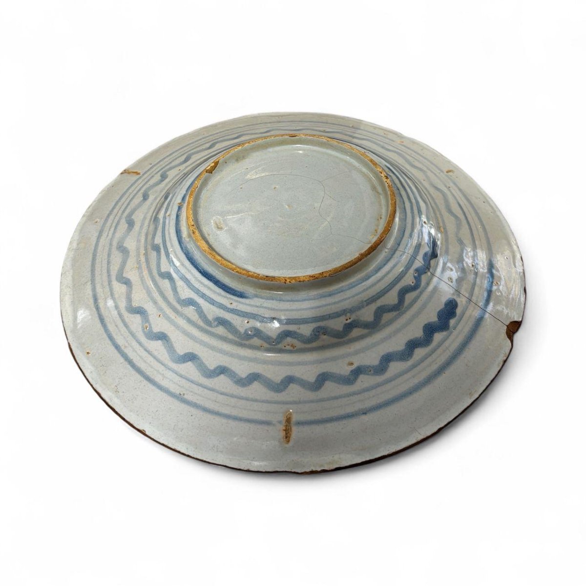 Assiette en majolique du début du XVIIIe siècle-photo-1
