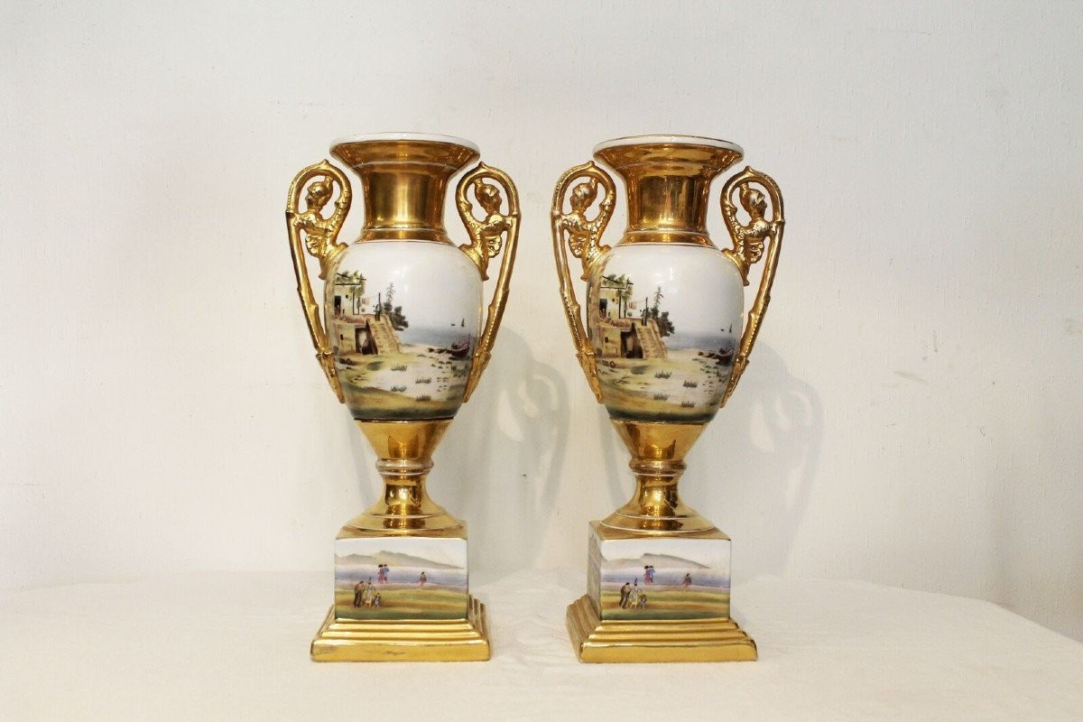 Paire De Vases Empire En Porcelaine, XIXe Siècle