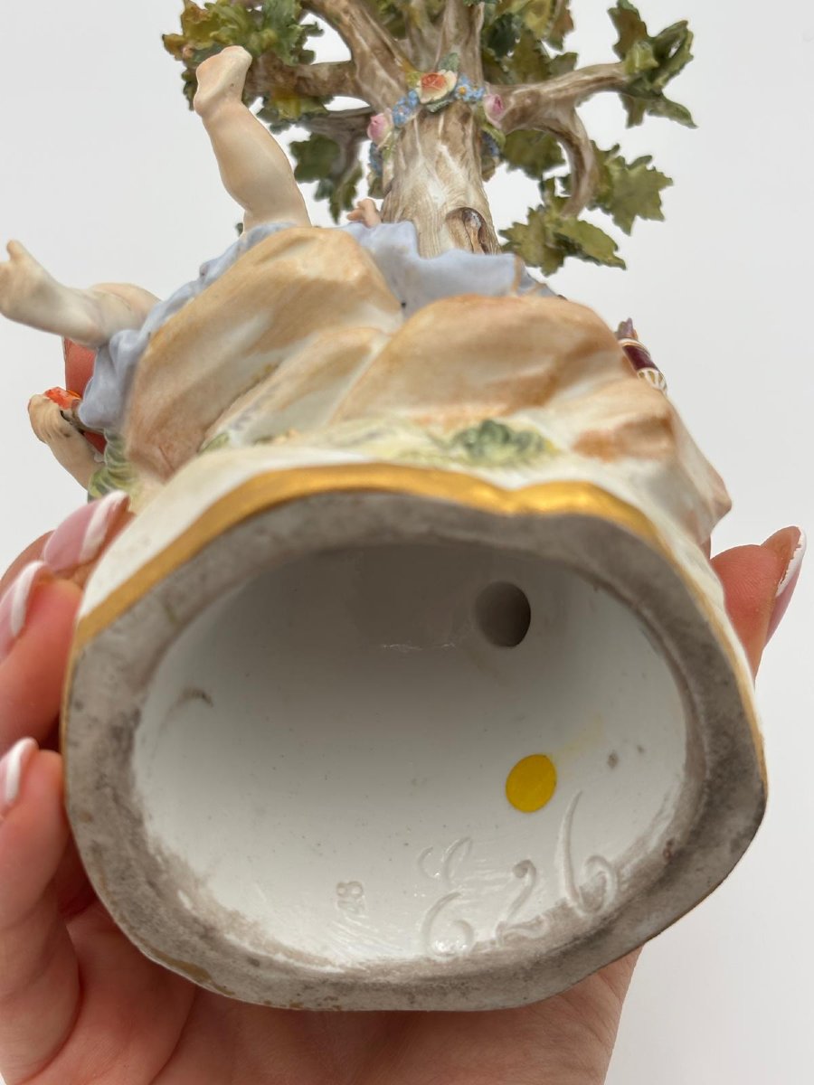 Polychrome Porcelain Group With Cherubs And Tree-photo-2