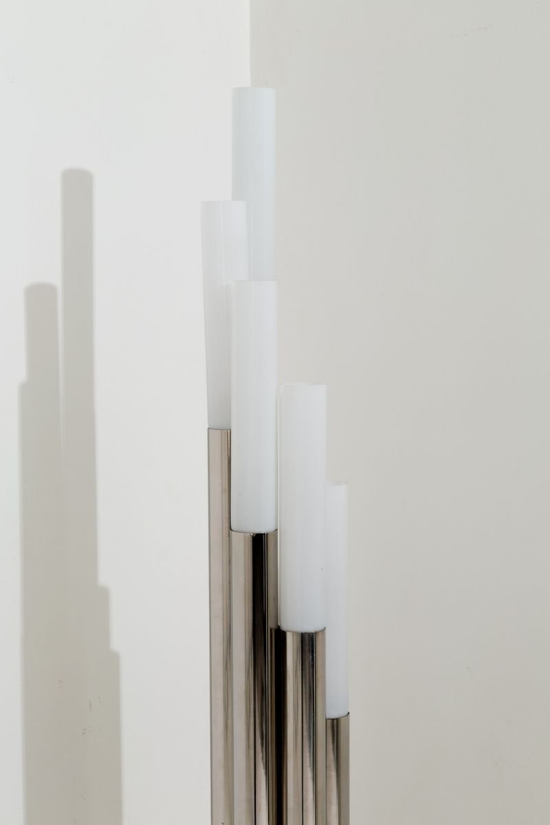 Lampadaire italien des années 1960 en métal chromé et verre opale – fabriqué à Milan-photo-3