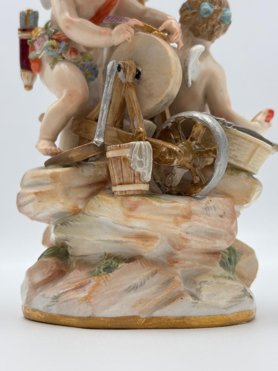 Polychrome Porcelain Group With Cherubs And Tree-photo-5