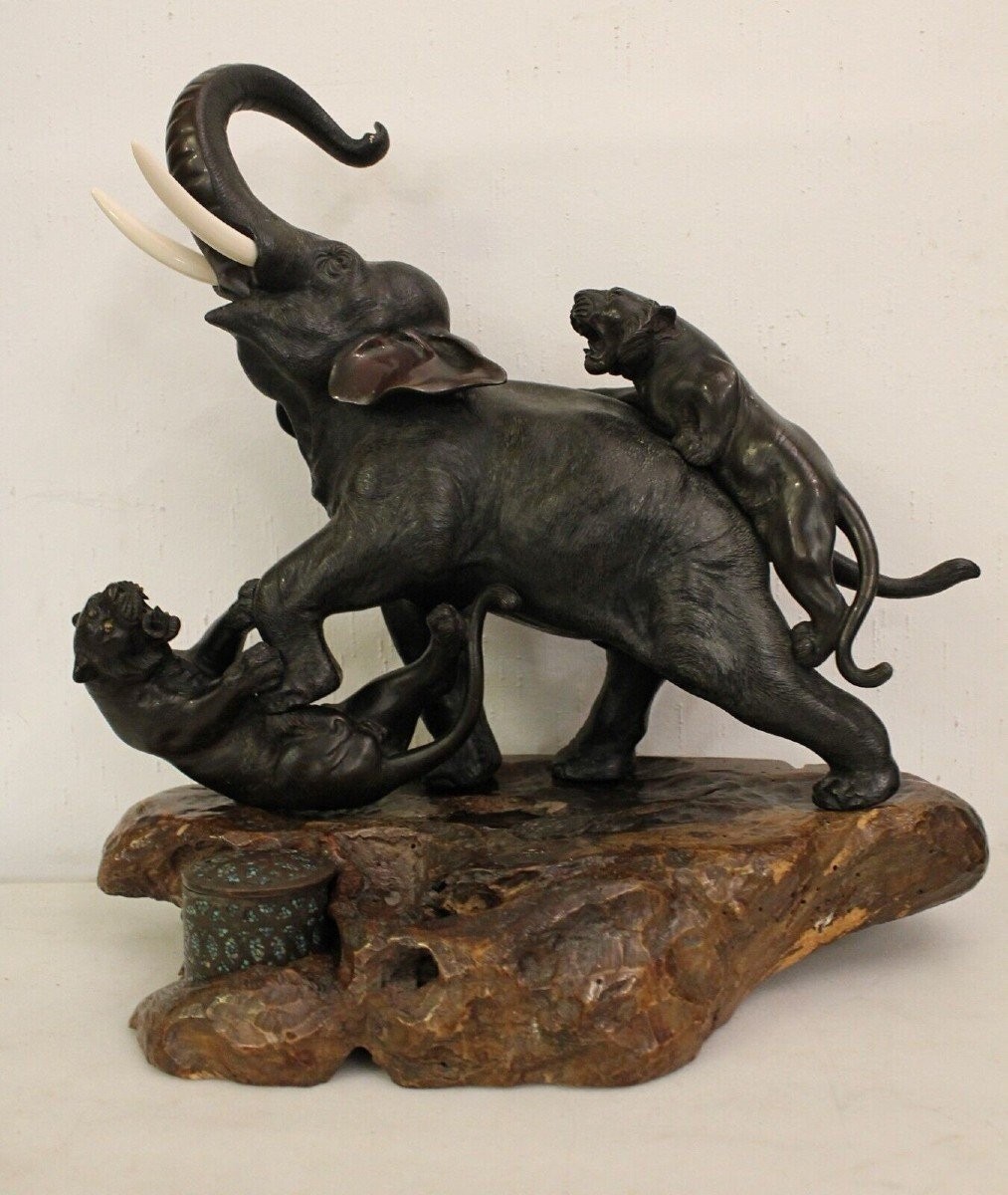 Groupe Sculptural éléphant Et Tigres  -okimono