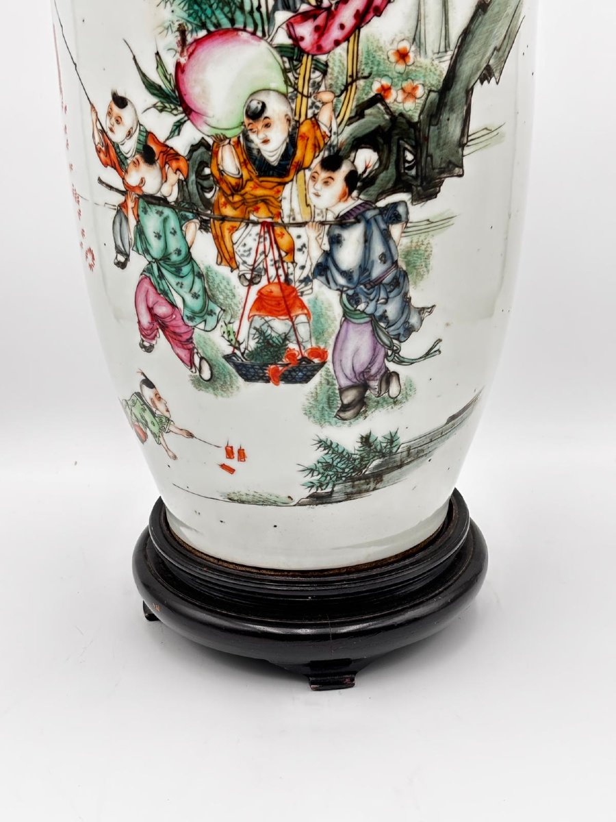 Vase en porcelaine chinoise orné de scènes figuratives et de calligraphie – Chine, début du XXe-photo-3
