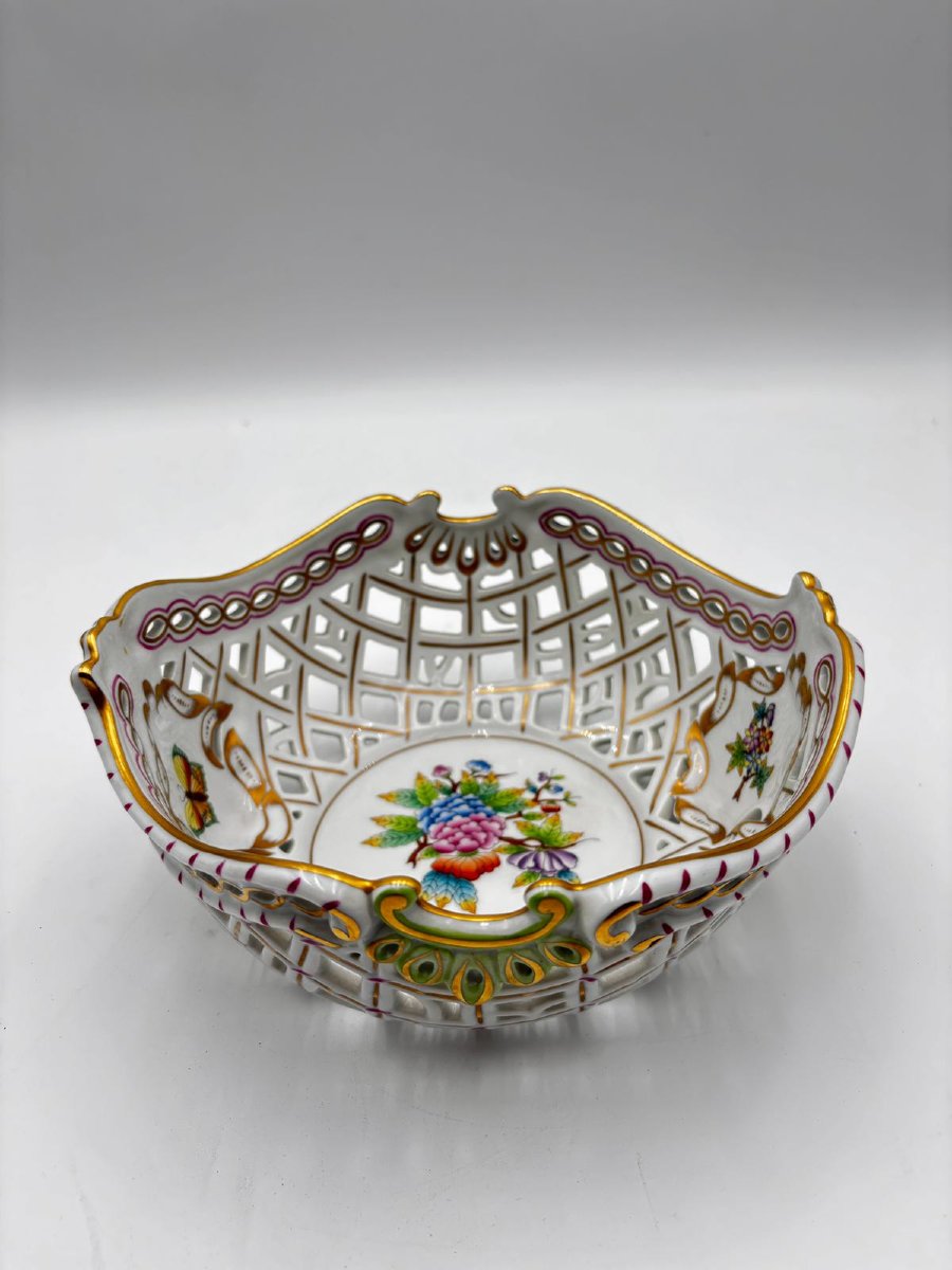 Panier ajouré en porcelaine de Herend,  Hongrie, seconde moitié du XXe siècle.-photo-3