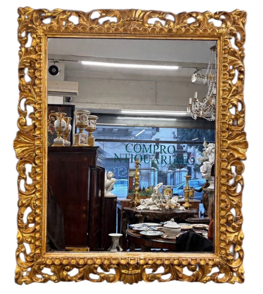 Grand miroir italien du XIXe siècle.