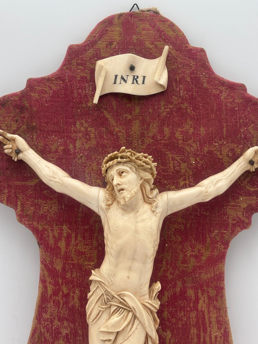 Grand Christ en ivoire sculpté du XVIIIe siècle-photo-4