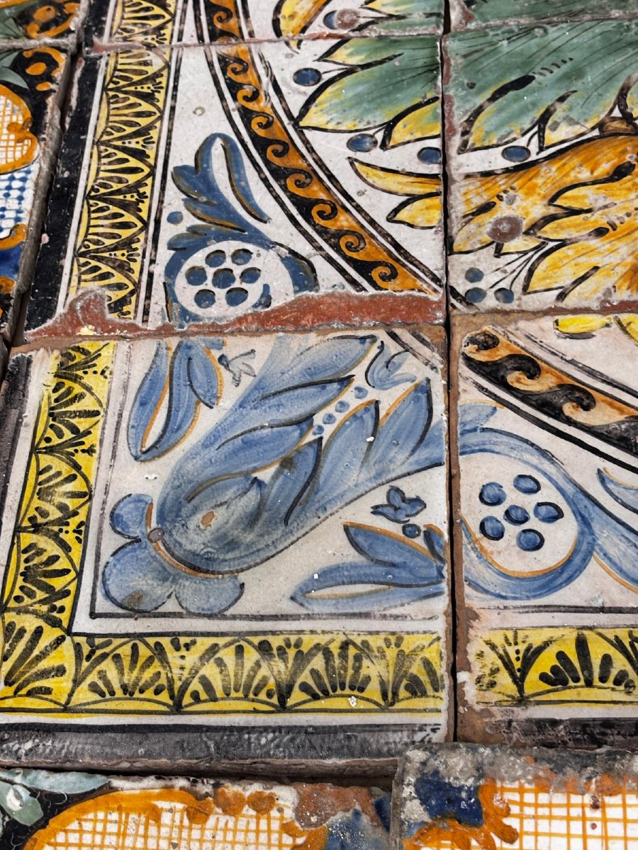 Sol en majolique antique avec rosace centrale – "Fabbrica Privileggiata dei Colonnesi" – ca. 18-photo-5