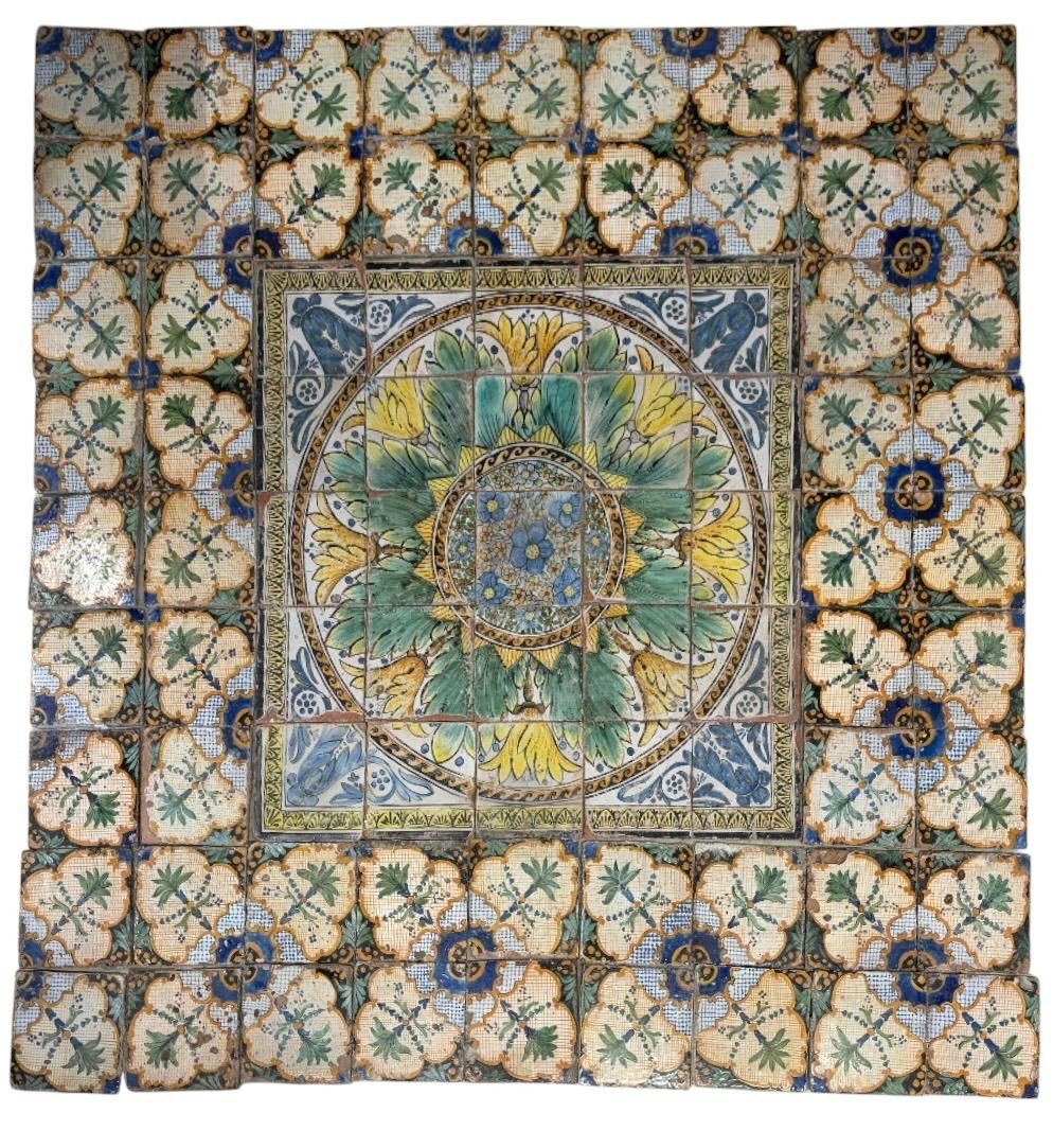 Sol en majolique antique avec rosace centrale, 23 mq